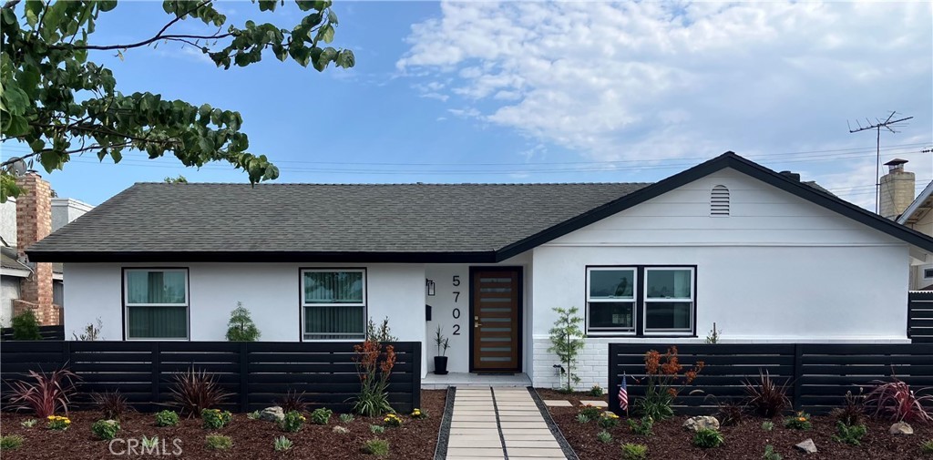 Huntington Beach, CA 92649 | 4 beds| 2 baths| $1,229,000